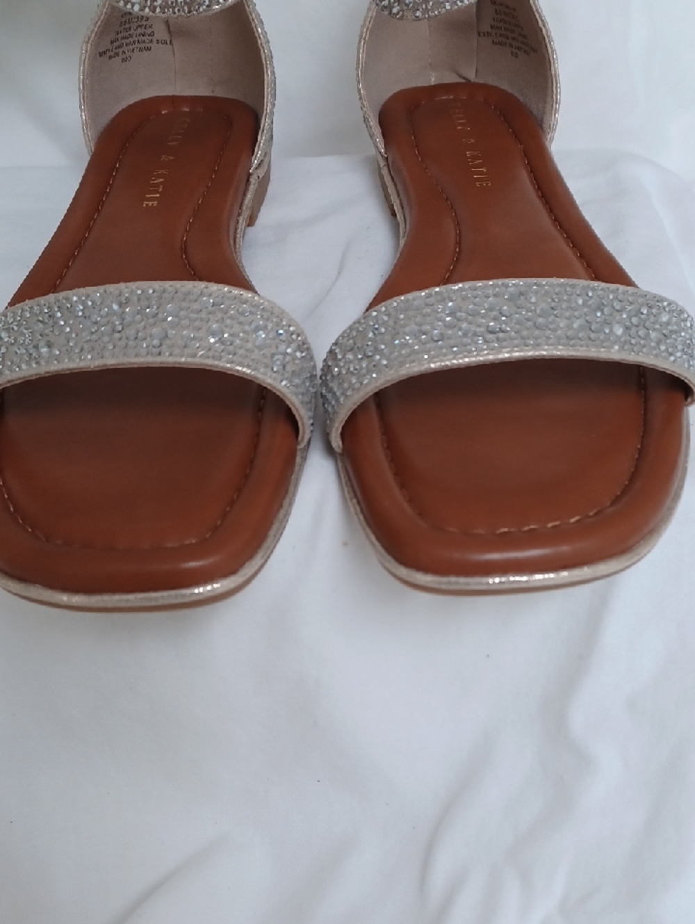 NWT Kelly & Katie Rhinestone Zipper Back Sandals in Silver With Tan Soles - Picture 9 of 10